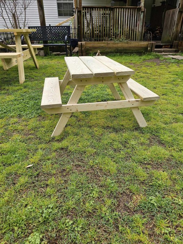 Product Image for  Small children’s picnic table